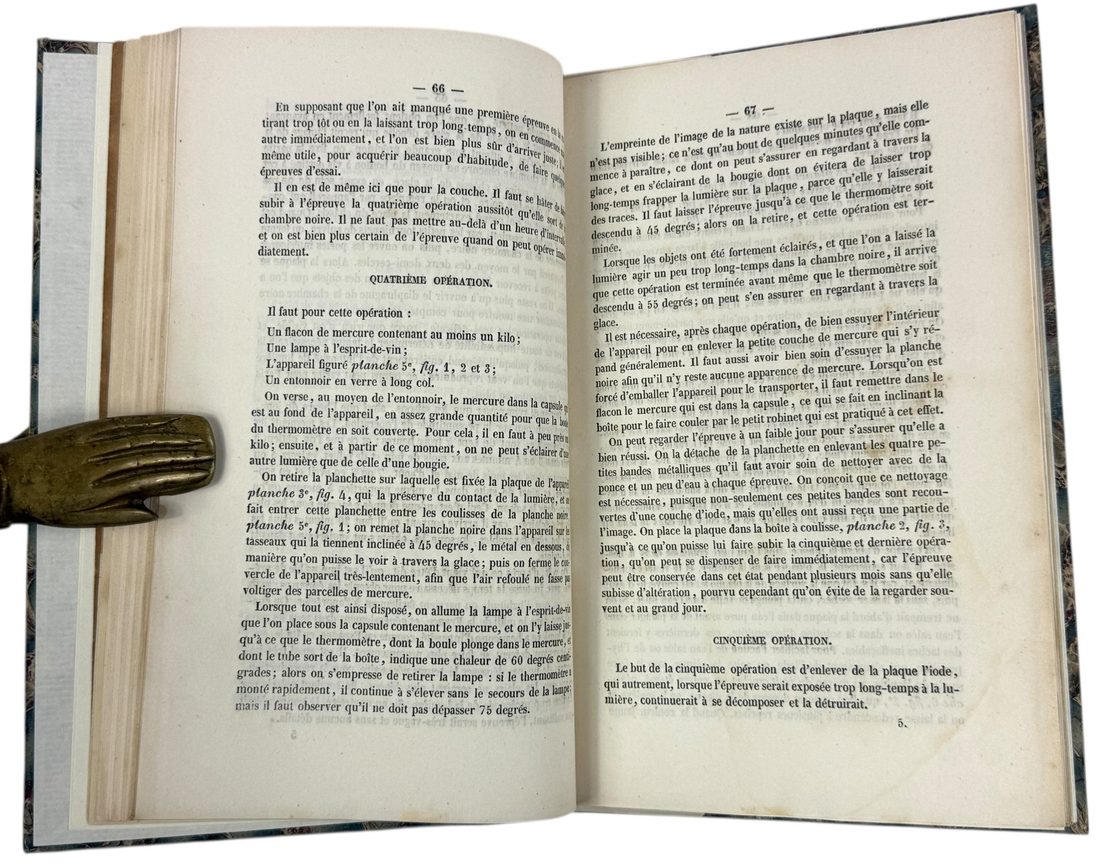 Historique et description des procedes du Daguerreotype et du Diorama — 12