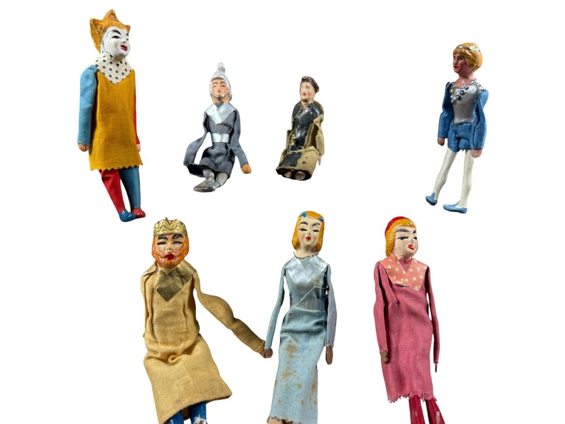 Portable parlour marionette theatre — 8